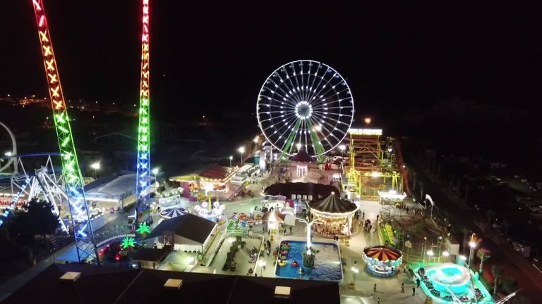 Parko paliatso luna park где находится